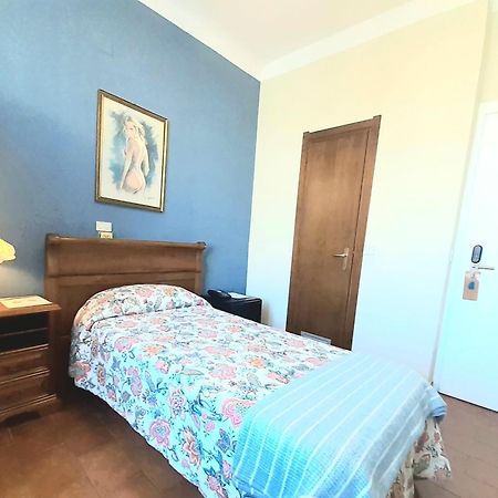 Hotel Castello Miramare Genoa Bagian luar foto
