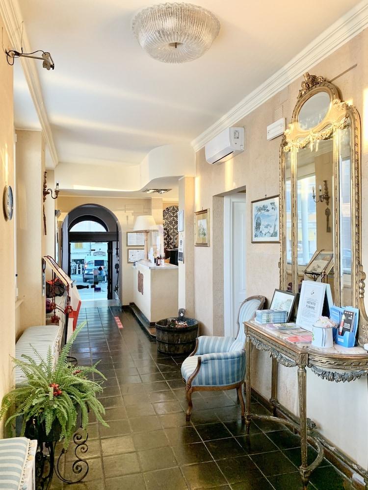 Hotel Castello Miramare Genoa Bagian luar foto