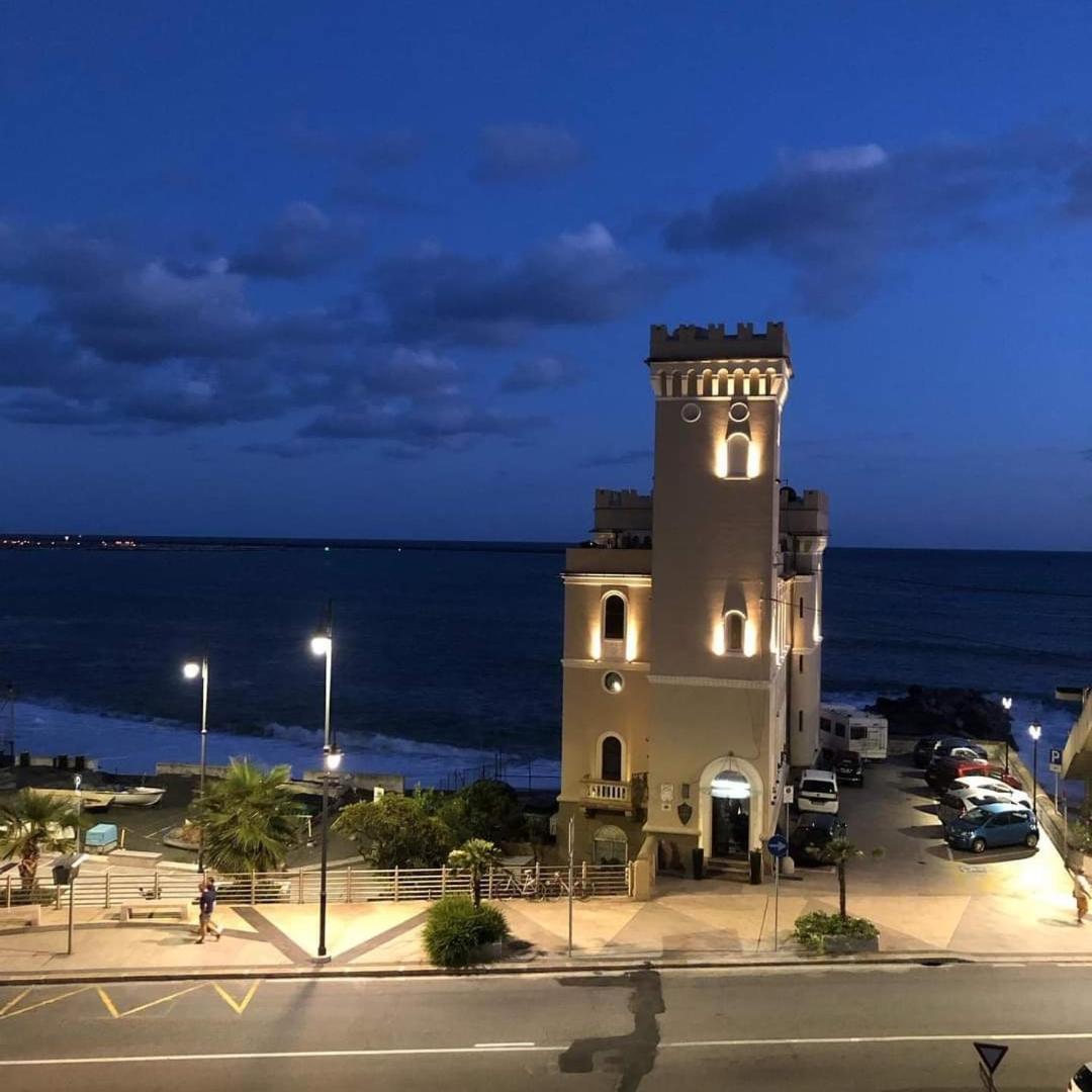 Hotel Castello Miramare Genoa Bagian luar foto